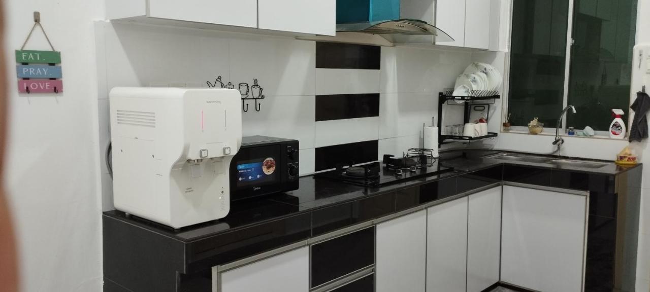 Zr D'Jembal Homestay, Gong Badak 瓜拉丁加奴 外观 照片